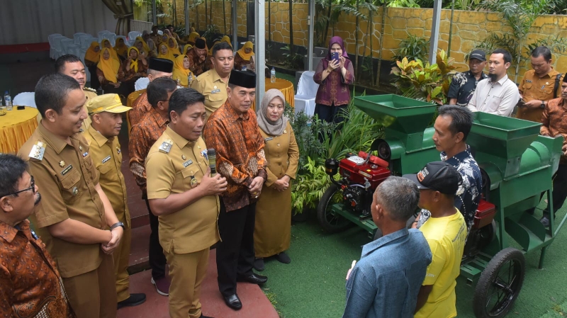 PWRI Deli Serdang Supports Farmers with Corn Shelling Machines