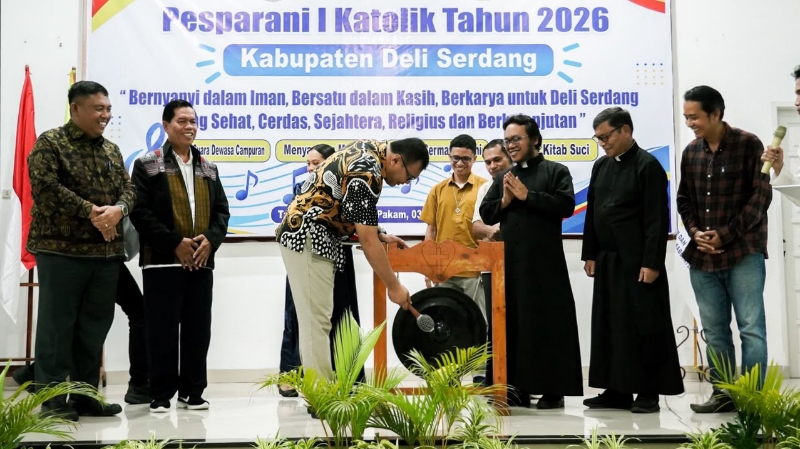 Asri Ludin Opens First Pesparani Festival in Deli Serdang