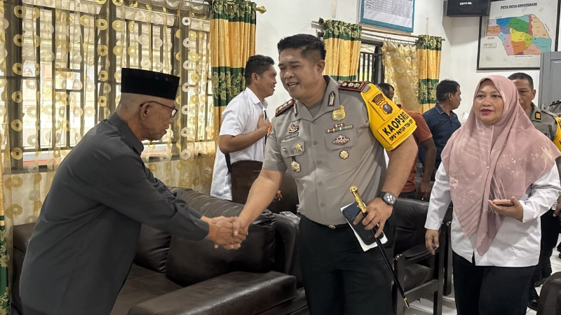 Labuhanbatu Selatan Police Chief Urges Simatahari Residents to Fight Drugs