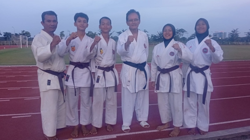 Five Karateka from Dojo Alfarizi Join INKANAS Gashuku and DAN Examination in North Sumatra