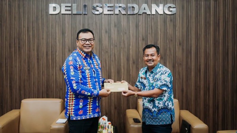 BMKG Hands Over Early Warning System to Deli Serdang Administration